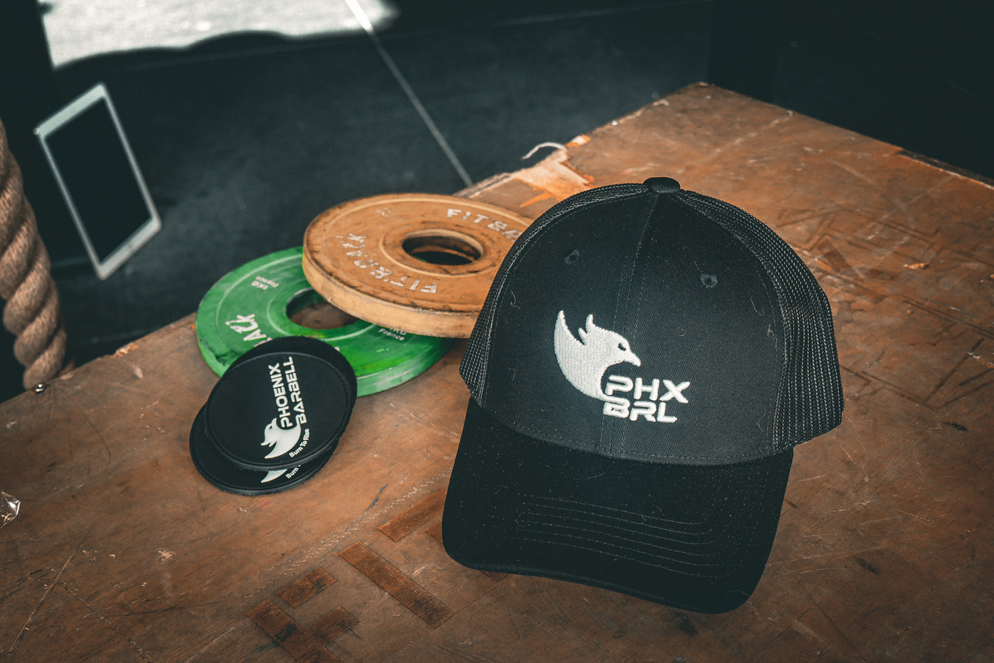 DAEMON — Casquette Curve Trucker Phoenix Barbell