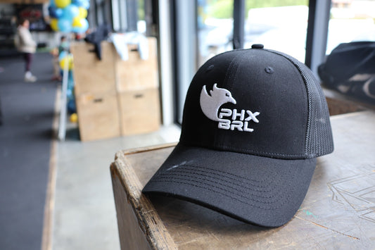 DAEMON — Casquette Curve Trucker Phoenix Barbell
